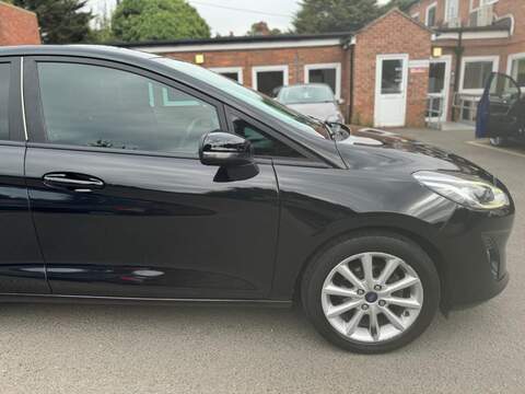 FORD FIESTA FIESTA 1.0T EcoBoost Titanium Hatchback 5dr Petrol Auto Euro 6 (s/s) (100 ps) FULL SERVICE HISTORY - - U638