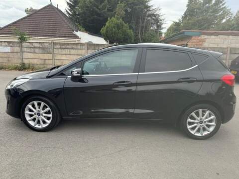 FORD FIESTA FIESTA 1.0T EcoBoost Titanium Hatchback 5dr Petrol Auto Euro 6 (s/s) (100 ps) FULL SERVICE HISTORY - - U638