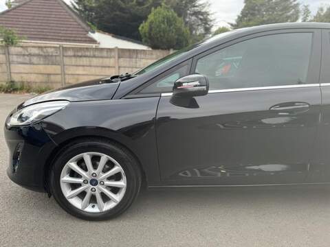 FORD FIESTA FIESTA 1.0T EcoBoost Titanium Hatchback 5dr Petrol Auto Euro 6 (s/s) (100 ps) FULL SERVICE HISTORY - - U638