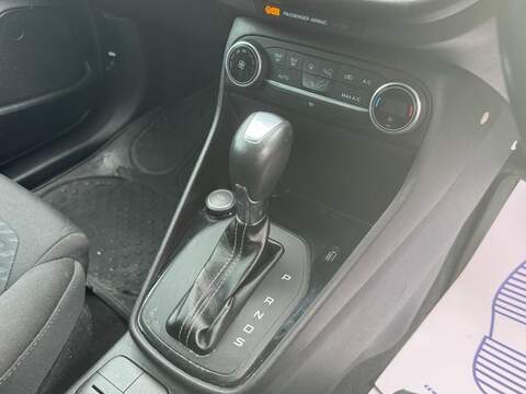 FORD FIESTA FIESTA 1.0T EcoBoost Titanium Hatchback 5dr Petrol Auto Euro 6 (s/s) (100 ps) FULL SERVICE HISTORY - - U638