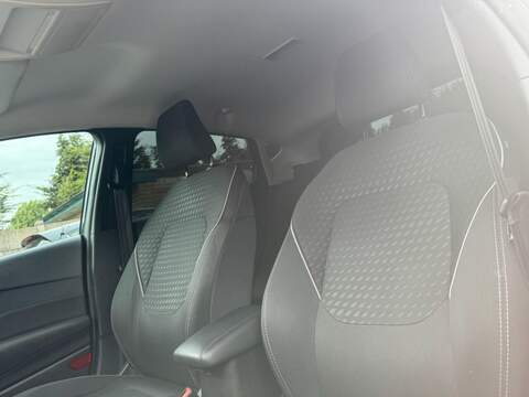 FORD FIESTA FIESTA 1.0T EcoBoost Titanium Hatchback 5dr Petrol Auto Euro 6 (s/s) (100 ps) FULL SERVICE HISTORY - - U638