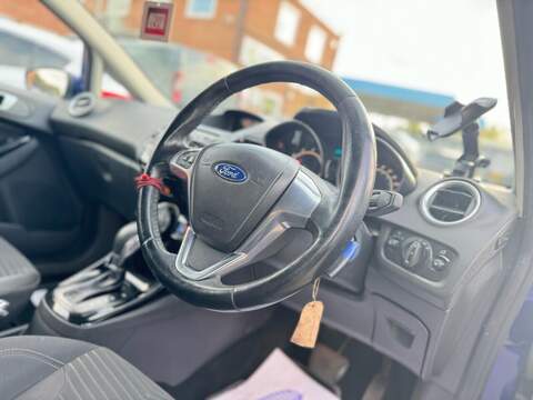 FORD FIESTA FIESTA 1.0T EcoBoost Zetec Hatchback 5dr Petrol Powershift Euro 5 (100 ps) FULL SERVICE HISTORY - 12 - U810