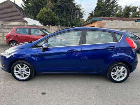 FORD FIESTA FIESTA 1.0T EcoBoost Zetec Hatchback 5dr Petrol Powershift Euro 5 (100 ps) FULL SERVICE HISTORY - 12 - U810