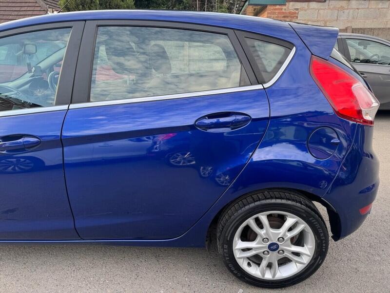 FORD FIESTA FIESTA 1.0T EcoBoost Zetec Hatchback 5dr Petrol Powershift Euro 5 (100 ps) FULL SERVICE HISTORY - 12 - U810