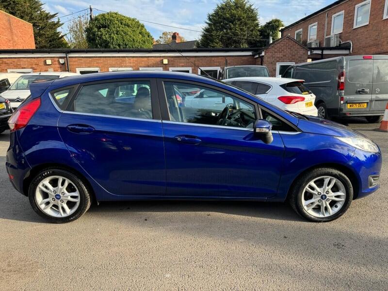FORD FIESTA FIESTA 1.0T EcoBoost Zetec Hatchback 5dr Petrol Powershift Euro 5 (100 ps) FULL SERVICE HISTORY - 12 - U810