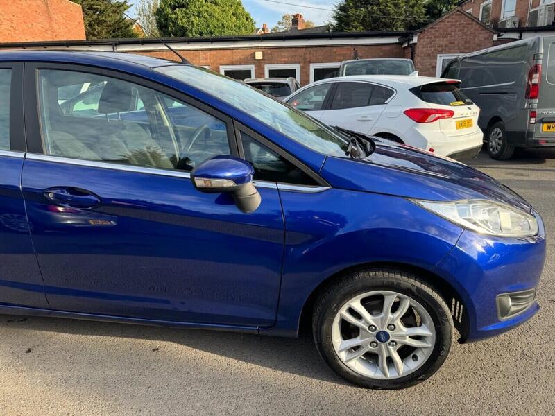 FORD FIESTA FIESTA 1.0T EcoBoost Zetec Hatchback 5dr Petrol Powershift Euro 5 (100 ps) FULL SERVICE HISTORY - 12 - U810