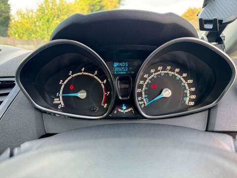 FORD FIESTA FIESTA 1.0T EcoBoost Zetec Hatchback 5dr Petrol Powershift Euro 5 (100 ps) FULL SERVICE HISTORY - 12 - U810