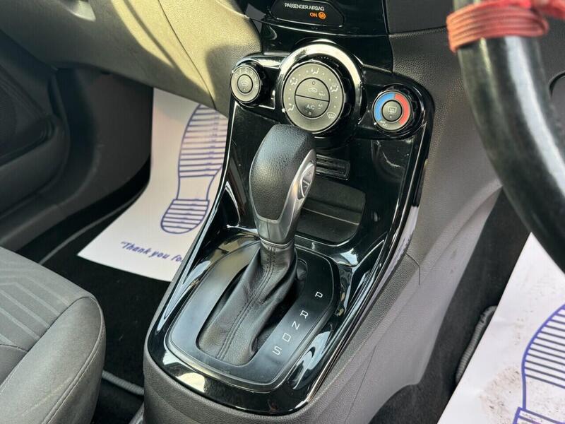 FORD FIESTA FIESTA 1.0T EcoBoost Zetec Hatchback 5dr Petrol Powershift Euro 5 (100 ps) FULL SERVICE HISTORY - 12 - U810