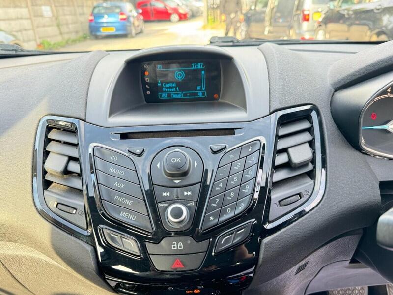 FORD FIESTA FIESTA 1.0T EcoBoost Zetec Hatchback 5dr Petrol Powershift Euro 5 (100 ps) FULL SERVICE HISTORY - 12 - U810