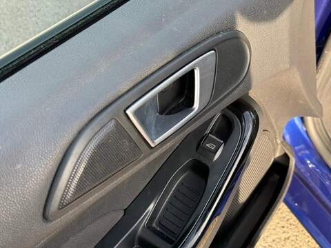 FORD FIESTA FIESTA 1.0T EcoBoost Zetec Hatchback 5dr Petrol Powershift Euro 5 (100 ps) FULL SERVICE HISTORY - 12 - U810