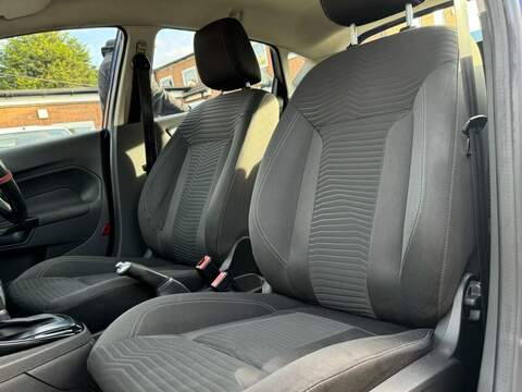 FORD FIESTA FIESTA 1.0T EcoBoost Zetec Hatchback 5dr Petrol Powershift Euro 5 (100 ps) FULL SERVICE HISTORY - 12 - U810