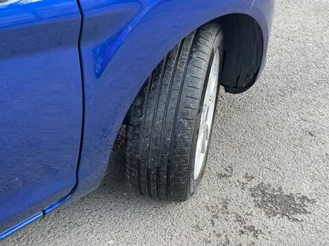 FORD FIESTA FIESTA 1.0T EcoBoost Zetec Hatchback 5dr Petrol Powershift Euro 5 (100 ps) FULL SERVICE HISTORY - 12 - U810