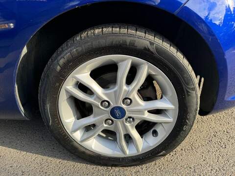 FORD FIESTA FIESTA 1.0T EcoBoost Zetec Hatchback 5dr Petrol Powershift Euro 5 (100 ps) FULL SERVICE HISTORY - 12 - U810