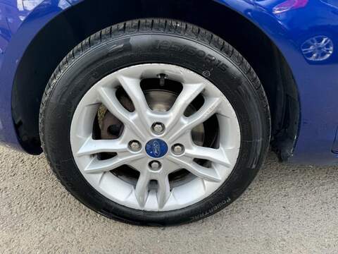 FORD FIESTA FIESTA 1.0T EcoBoost Zetec Hatchback 5dr Petrol Powershift Euro 5 (100 ps) FULL SERVICE HISTORY - 12 - U810