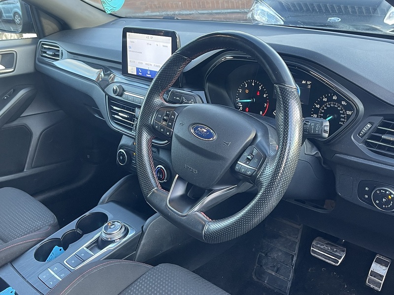 FORD FOCUS FOCUS 1.0 ST-LINE 5d 123 BHP ST LINE + AUTO + SERVICE - U862