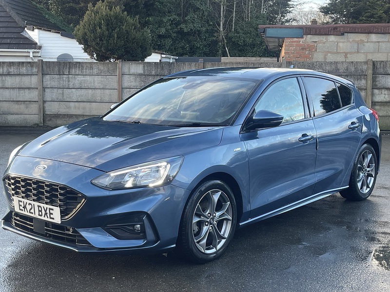 FORD FOCUS FOCUS 1.0 ST-LINE 5d 123 BHP ST LINE + AUTO + SERVICE - U862