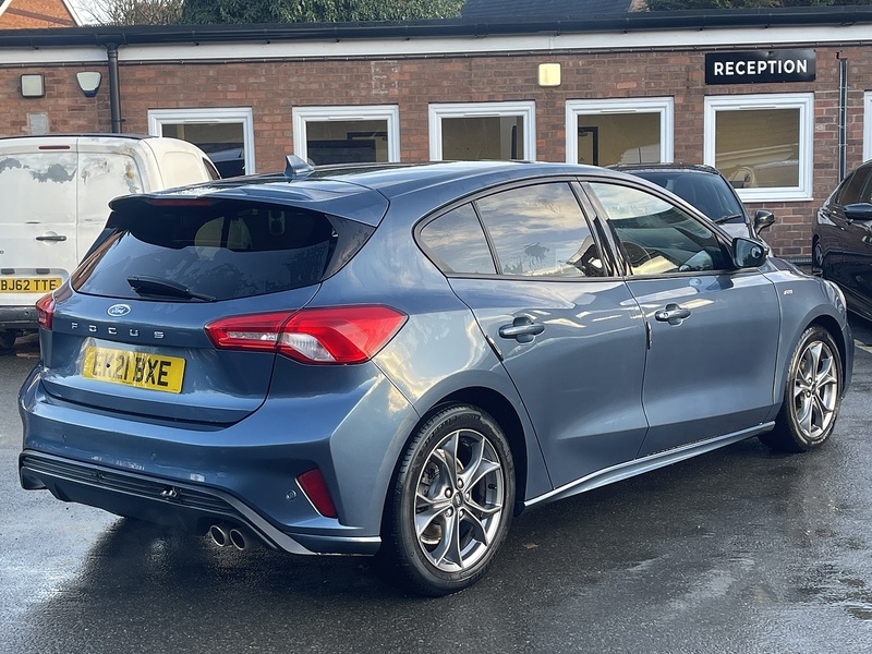 FORD FOCUS FOCUS 1.0 ST-LINE 5d 123 BHP ST LINE + AUTO + SERVICE - U862