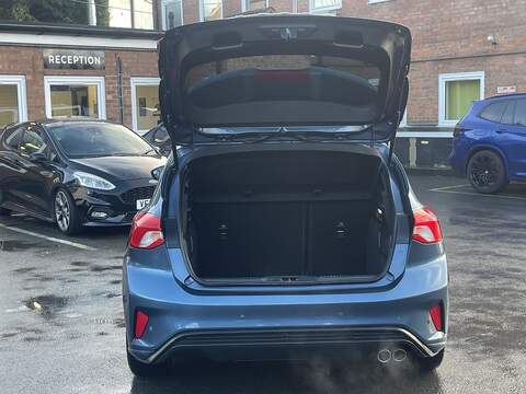 FORD FOCUS FOCUS 1.0 ST-LINE 5d 123 BHP ST LINE + AUTO + SERVICE - U862