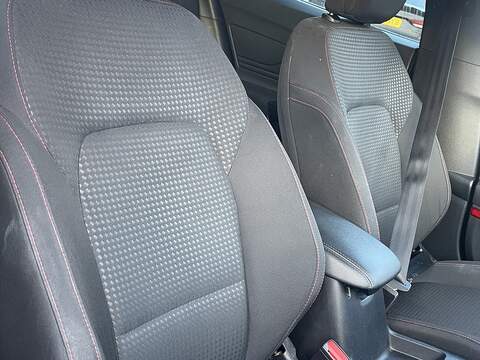 FORD FOCUS FOCUS 1.0 ST-LINE 5d 123 BHP ST LINE + AUTO + SERVICE - U862