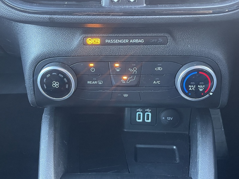 FORD FOCUS FOCUS 1.0 ST-LINE 5d 123 BHP ST LINE + AUTO + SERVICE - U862