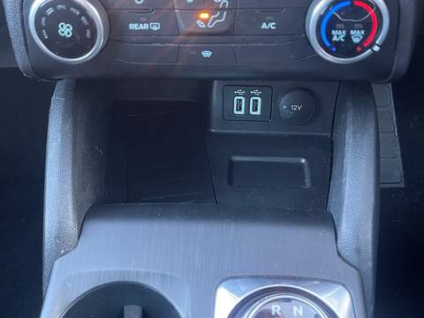 FORD FOCUS FOCUS 1.0 ST-LINE 5d 123 BHP ST LINE + AUTO + SERVICE - U862