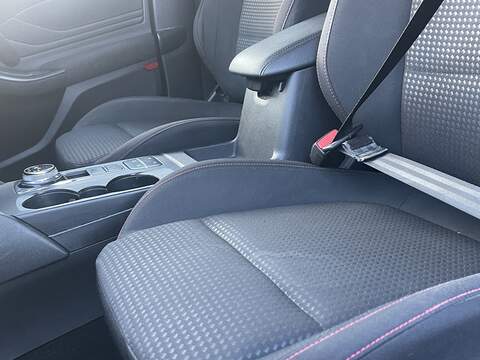 FORD FOCUS FOCUS 1.0 ST-LINE 5d 123 BHP ST LINE + AUTO + SERVICE - U862