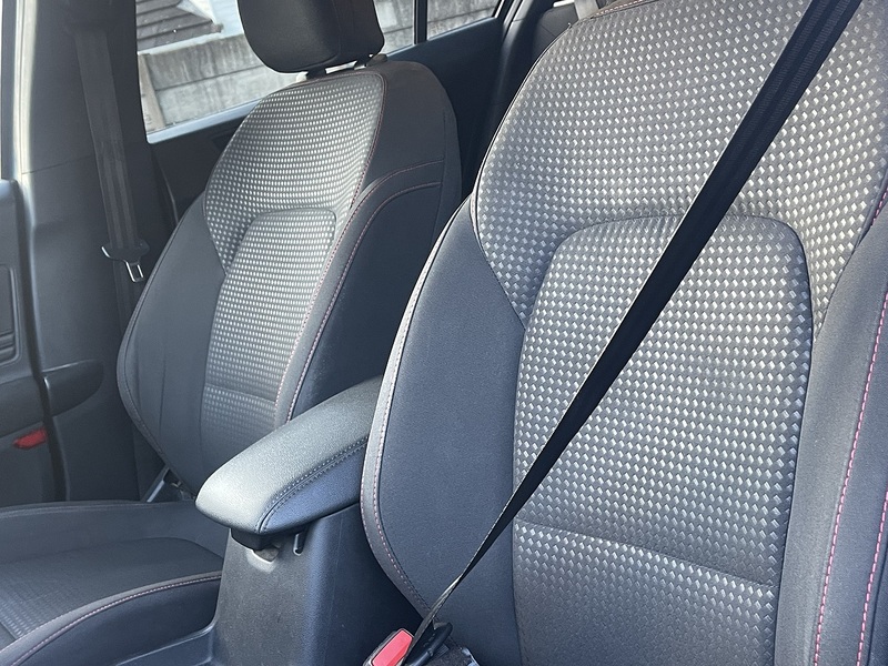 FORD FOCUS FOCUS 1.0 ST-LINE 5d 123 BHP ST LINE + AUTO + SERVICE - U862