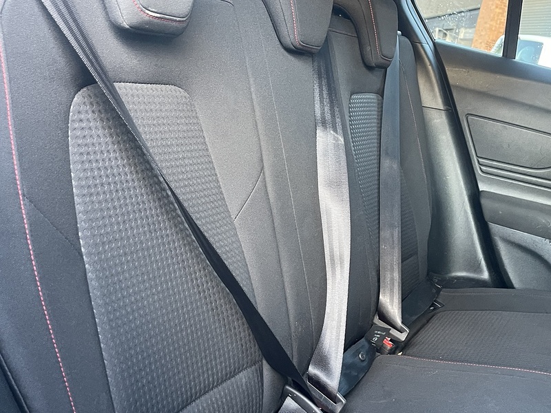 FORD FOCUS FOCUS 1.0 ST-LINE 5d 123 BHP ST LINE + AUTO + SERVICE - U862