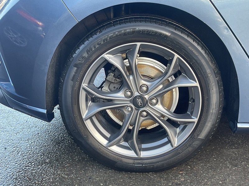 FORD FOCUS FOCUS 1.0 ST-LINE 5d 123 BHP ST LINE + AUTO + SERVICE - U862