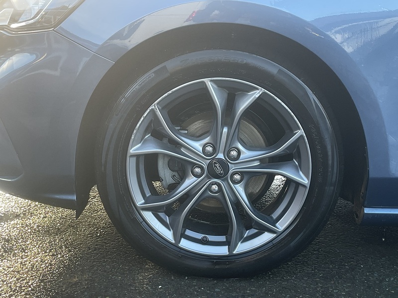 FORD FOCUS FOCUS 1.0 ST-LINE 5d 123 BHP ST LINE + AUTO + SERVICE - U862