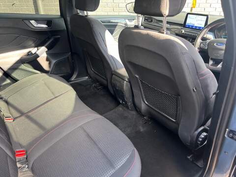 FORD FOCUS FOCUS 1.0 ST-LINE 5d 123 BHP ST LINE + AUTO + SERVICE - U862