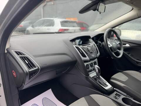 FORD FOCUS FOCUS 1.6L ZETEC 5d AUTO 124 BHP 12 MONTHS MOT - JUST SERVICED - U890