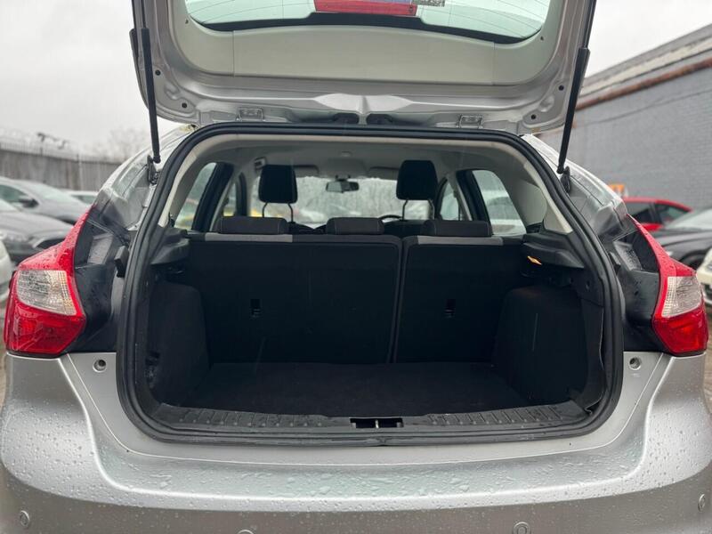 FORD FOCUS FOCUS 1.6L ZETEC 5d AUTO 124 BHP 12 MONTHS MOT - JUST SERVICED - U890