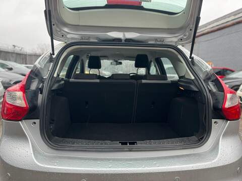 FORD FOCUS FOCUS 1.6L ZETEC 5d AUTO 124 BHP 12 MONTHS MOT - JUST SERVICED - U890