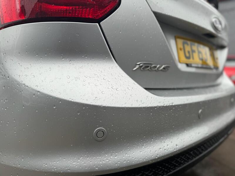 FORD FOCUS FOCUS 1.6L ZETEC 5d AUTO 124 BHP 12 MONTHS MOT - JUST SERVICED - U890