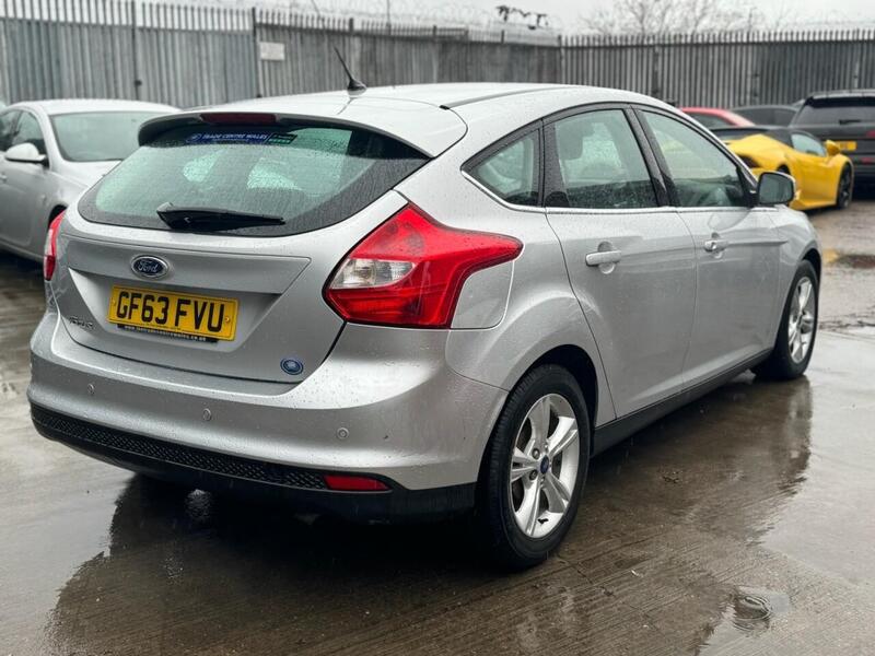 FORD FOCUS FOCUS 1.6L ZETEC 5d AUTO 124 BHP 12 MONTHS MOT - JUST SERVICED - U890