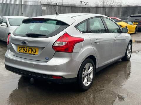 FORD FOCUS FOCUS 1.6L ZETEC 5d AUTO 124 BHP 12 MONTHS MOT - JUST SERVICED - U890