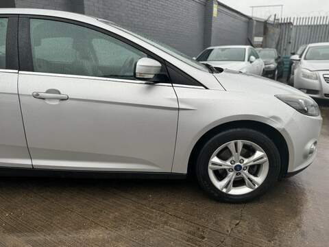 FORD FOCUS FOCUS 1.6L ZETEC 5d AUTO 124 BHP 12 MONTHS MOT - JUST SERVICED - U890
