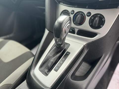 FORD FOCUS FOCUS 1.6L ZETEC 5d AUTO 124 BHP 12 MONTHS MOT - JUST SERVICED - U890