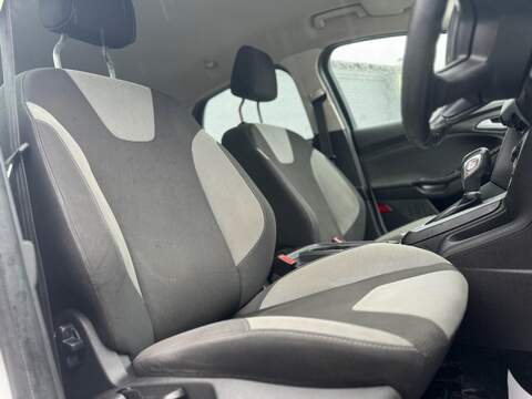 FORD FOCUS FOCUS 1.6L ZETEC 5d AUTO 124 BHP 12 MONTHS MOT - JUST SERVICED - U890