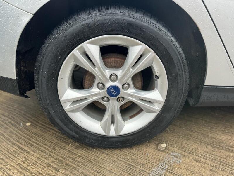 FORD FOCUS FOCUS 1.6L ZETEC 5d AUTO 124 BHP 12 MONTHS MOT - JUST SERVICED - U890