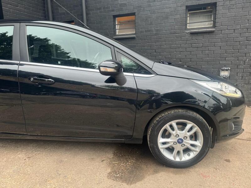 FORD FIESTA FIESTA 1.6L ZETEC 5d AUTO 104 BHP SERVICE HISTORY - 12 MONTHS MOT - U892