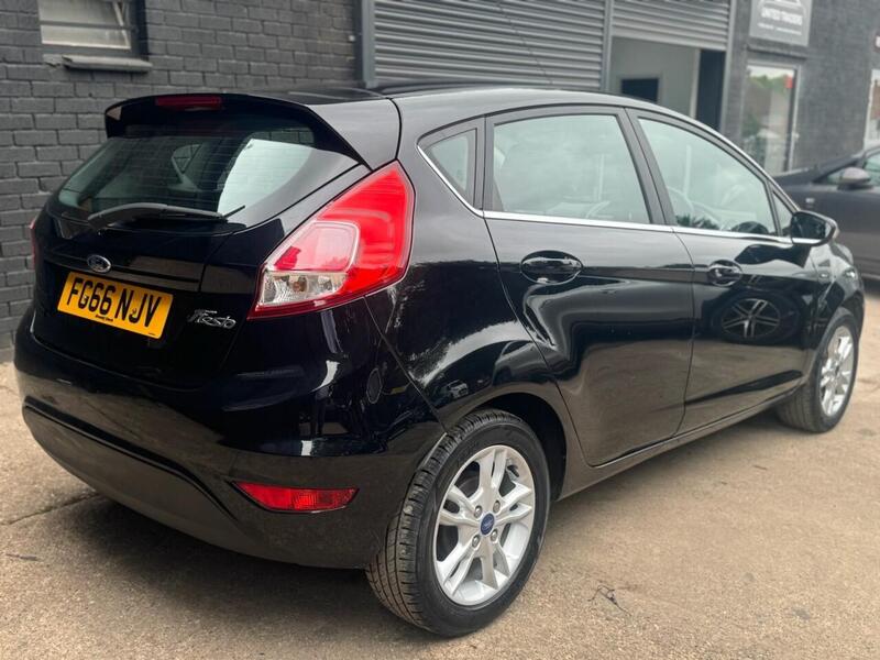 FORD FIESTA FIESTA 1.6L ZETEC 5d AUTO 104 BHP SERVICE HISTORY - 12 MONTHS MOT - U892