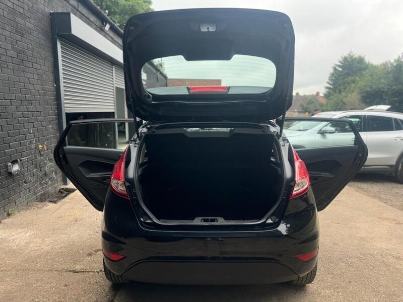 FORD FIESTA FIESTA 1.6L ZETEC 5d AUTO 104 BHP SERVICE HISTORY - 12 MONTHS MOT - U892