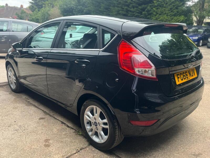 FORD FIESTA FIESTA 1.6L ZETEC 5d AUTO 104 BHP SERVICE HISTORY - 12 MONTHS MOT - U892