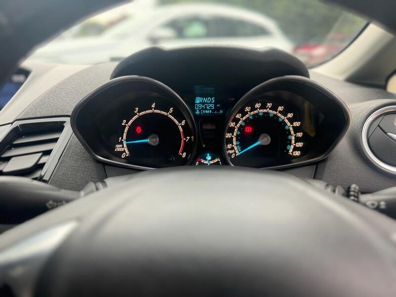 FORD FIESTA FIESTA 1.6L ZETEC 5d AUTO 104 BHP SERVICE HISTORY - 12 MONTHS MOT - U892