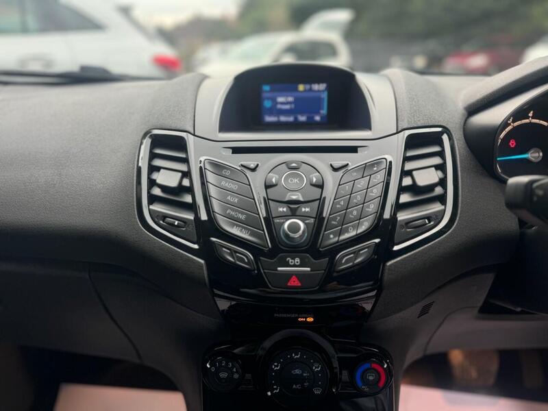 FORD FIESTA FIESTA 1.6L ZETEC 5d AUTO 104 BHP SERVICE HISTORY - 12 MONTHS MOT - U892