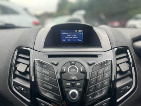 FORD FIESTA FIESTA 1.6L ZETEC 5d AUTO 104 BHP SERVICE HISTORY - 12 MONTHS MOT - U892