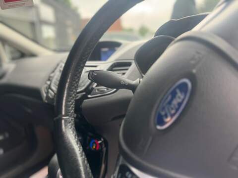 FORD FIESTA FIESTA 1.6L ZETEC 5d AUTO 104 BHP SERVICE HISTORY - 12 MONTHS MOT - U892