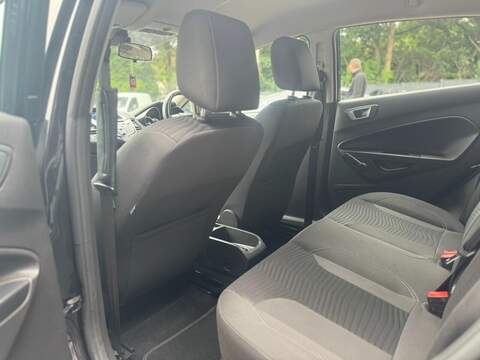 FORD FIESTA FIESTA 1.6L ZETEC 5d AUTO 104 BHP SERVICE HISTORY - 12 MONTHS MOT - U892